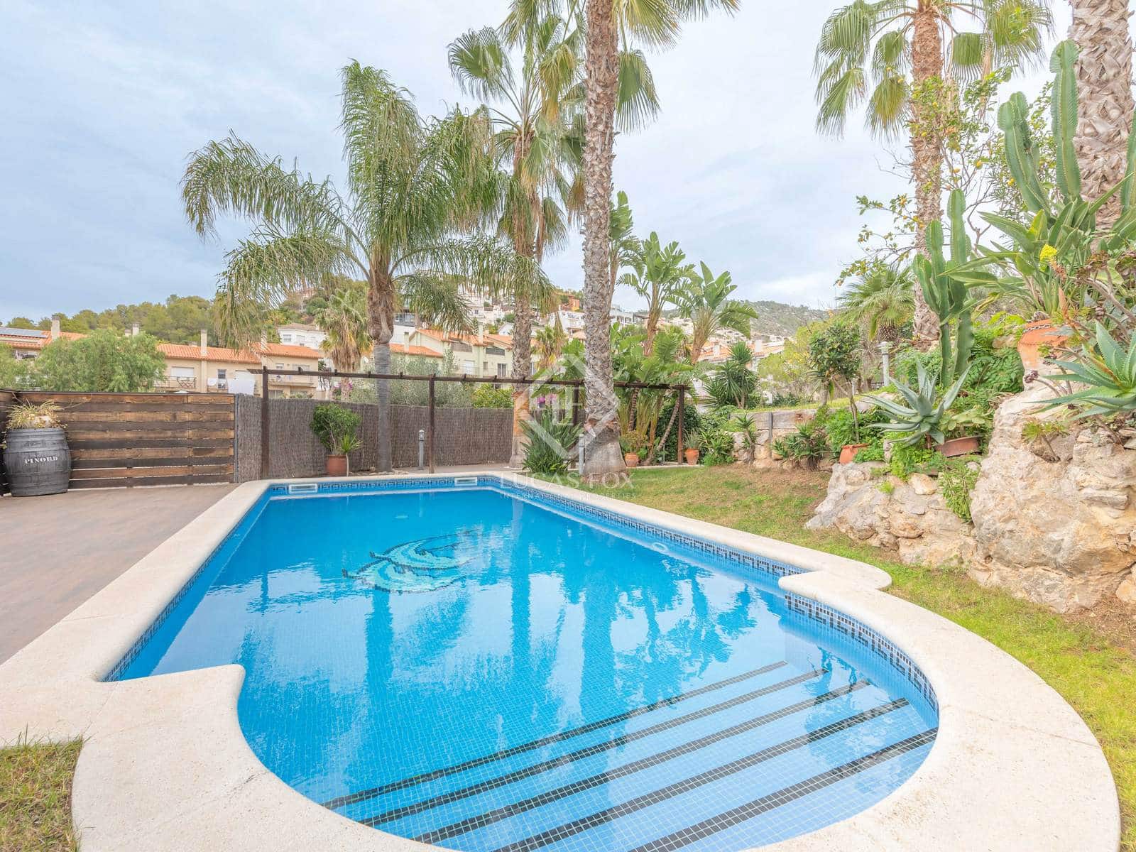 6 slaapkamer Villa te koop in Sitges met zwembad garage - € 900.000 (Ref: 8675027)