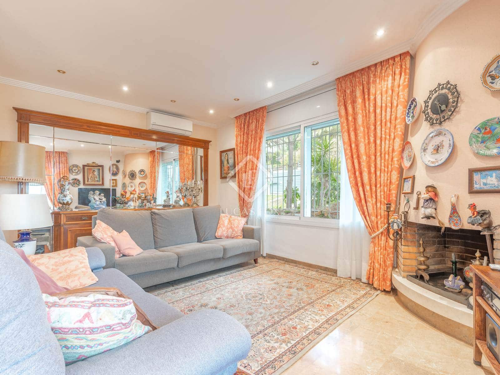 6 slaapkamer Villa te koop in Sitges met zwembad garage - € 900.000 (Ref: 8675027)