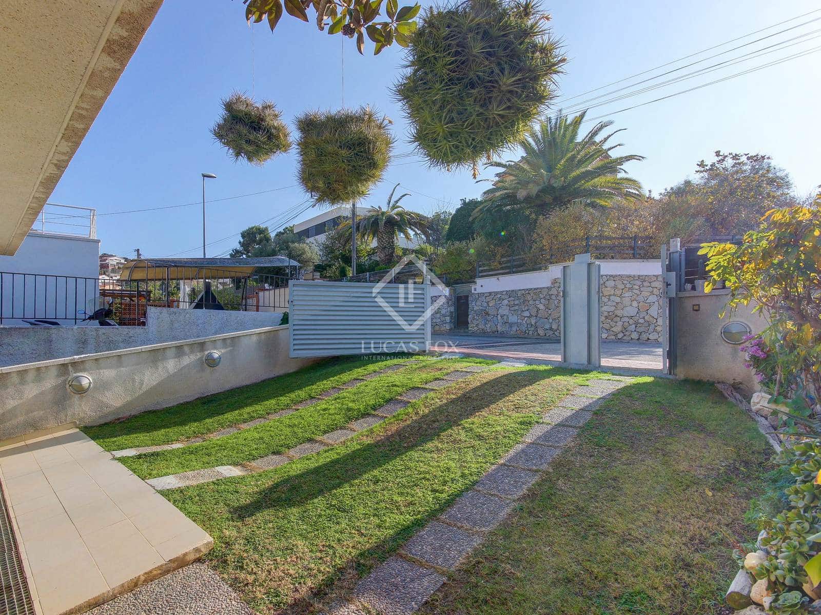 6 slaapkamer Villa te koop in Sitges met zwembad garage - € 900.000 (Ref: 8675027)