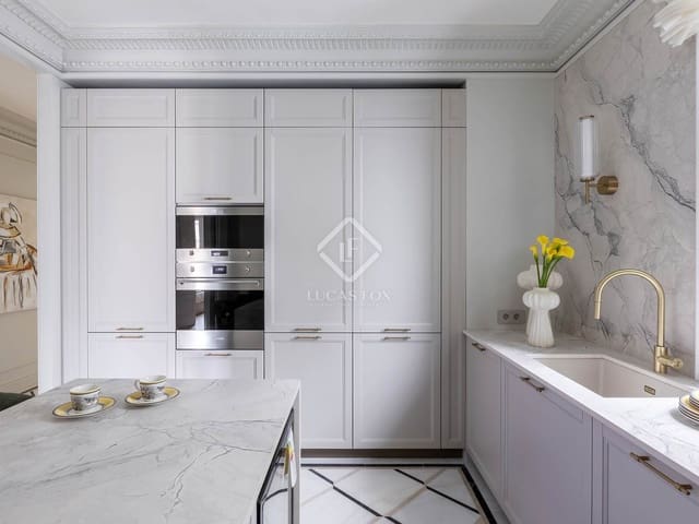 4 slaapkamer Appartement te koop in Barcelona stad - € 2.490.000 (Ref: 8676649)