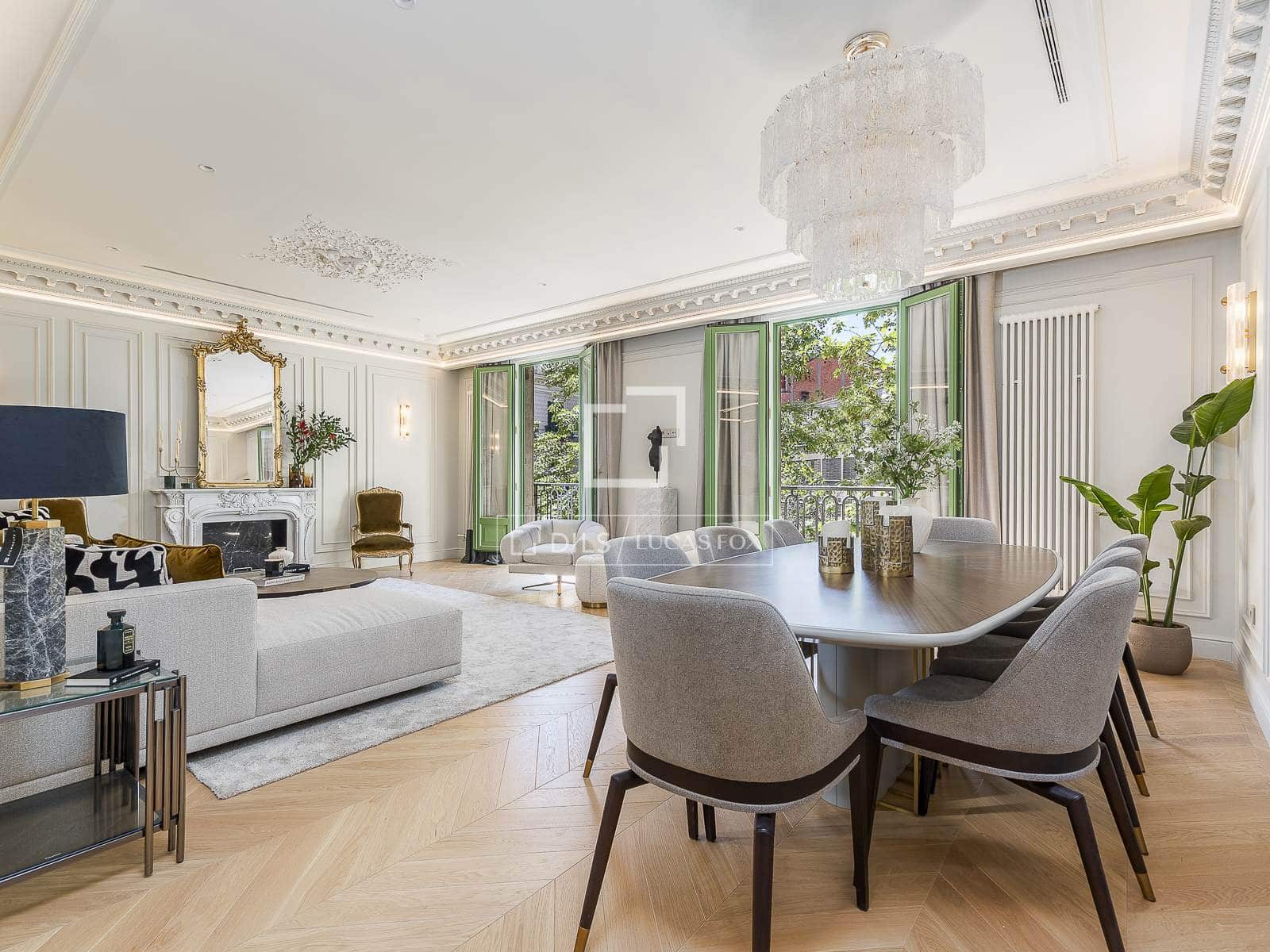 4 soveværelse Lejlighed til salg i Barcelona by - € 2.350.000 (Ref: 8676649)