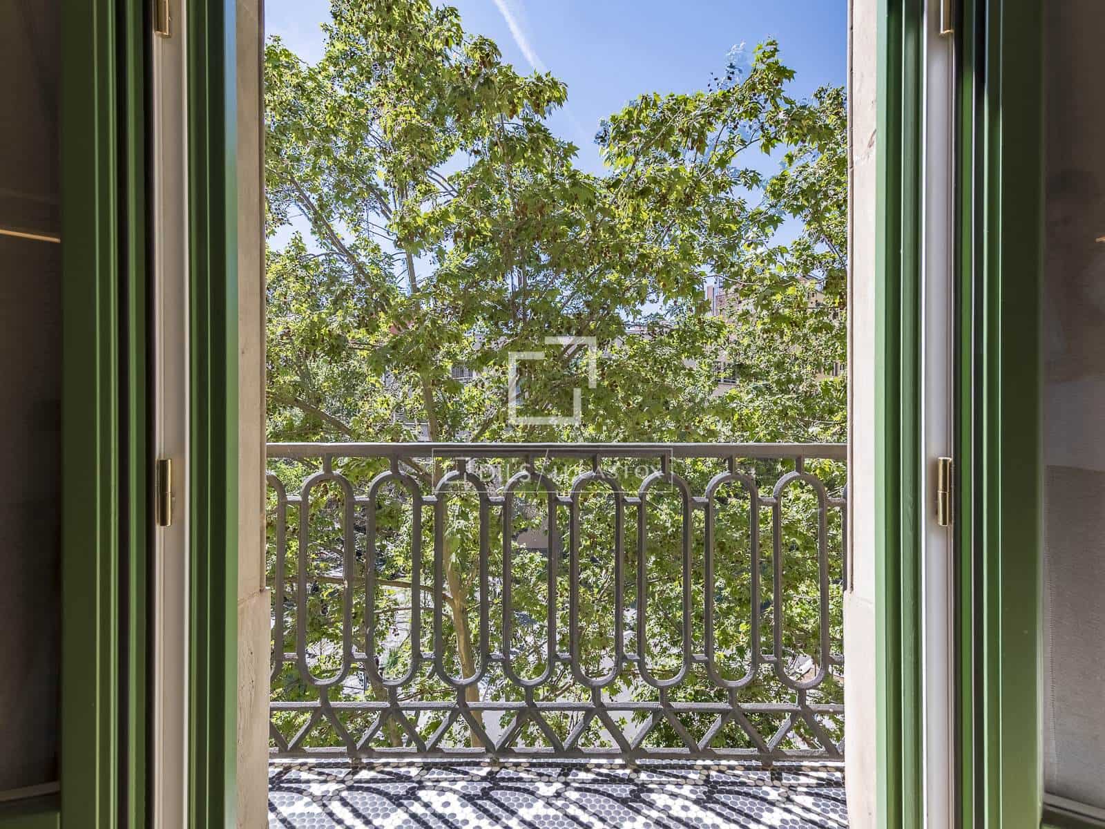 4 soveværelse Lejlighed til salg i Barcelona by - € 2.350.000 (Ref: 8676649)