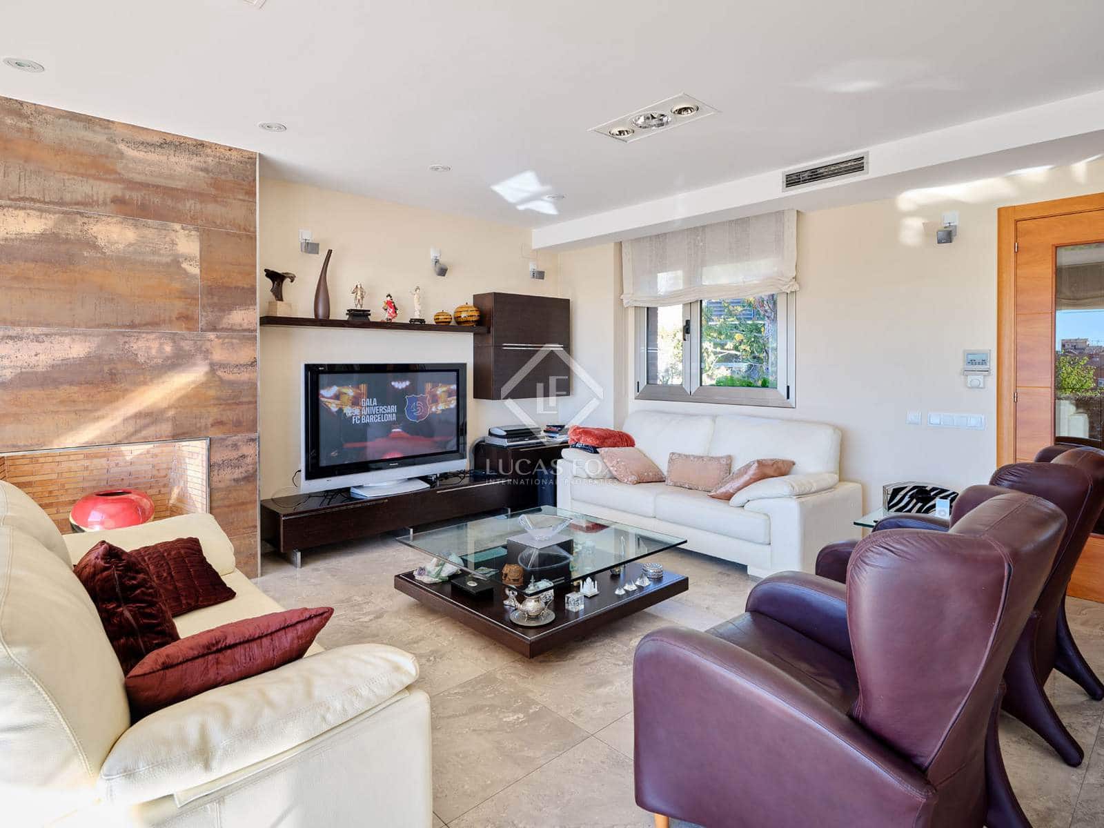 5 makuuhuone Huvila myytävänä paikassa Sant Vicenc de Montalt mukana uima-altaan 
autotalli - 1 215 000 € (Ref: 8679204)