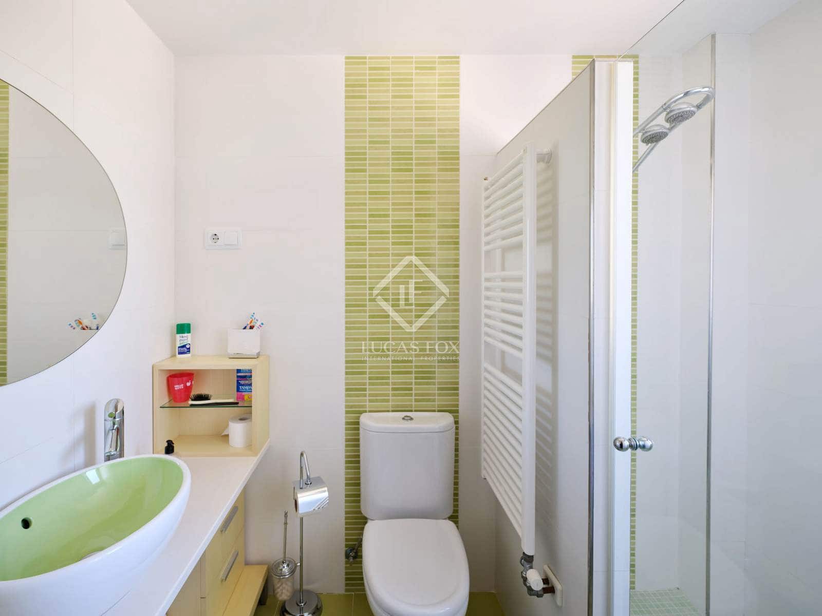 5 makuuhuone Huvila myytävänä paikassa Sant Vicenc de Montalt mukana uima-altaan 
autotalli - 1 215 000 € (Ref: 8679204)