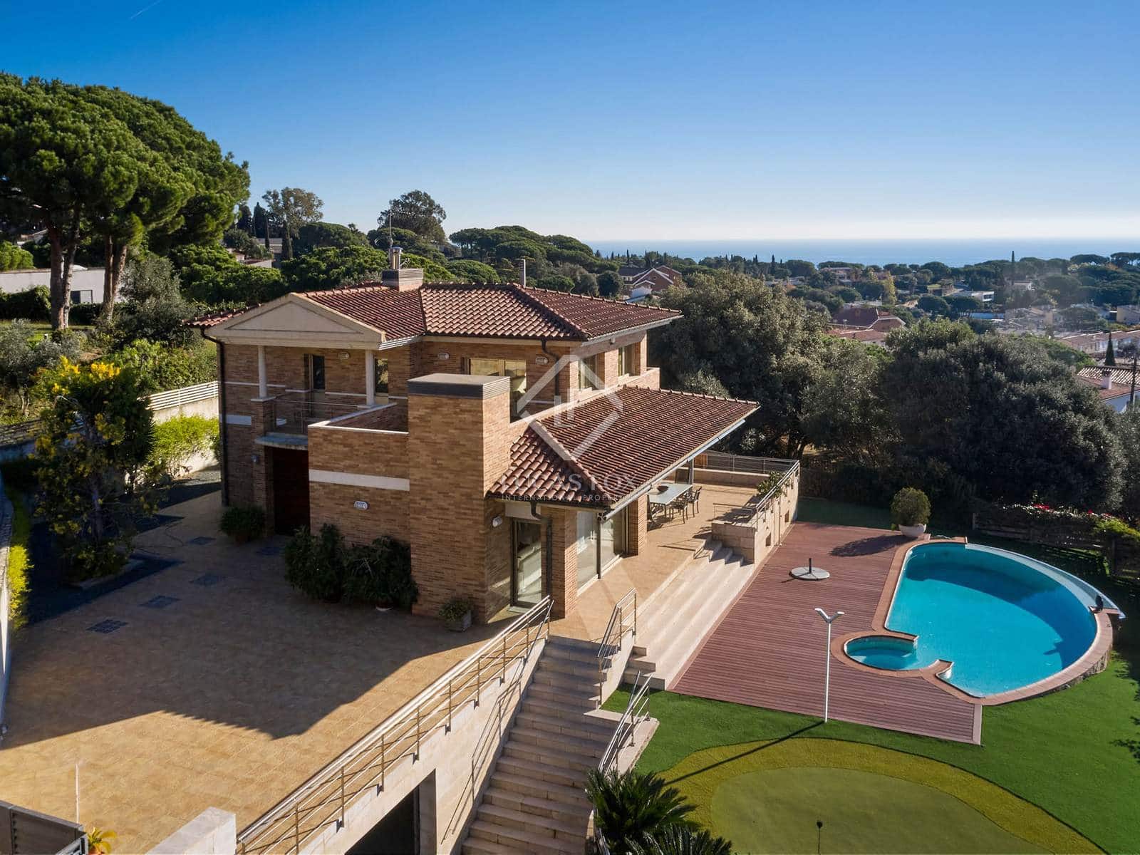 5 makuuhuone Huvila myytävänä paikassa Sant Vicenc de Montalt mukana uima-altaan 
autotalli - 1 215 000 € (Ref: 8679204)