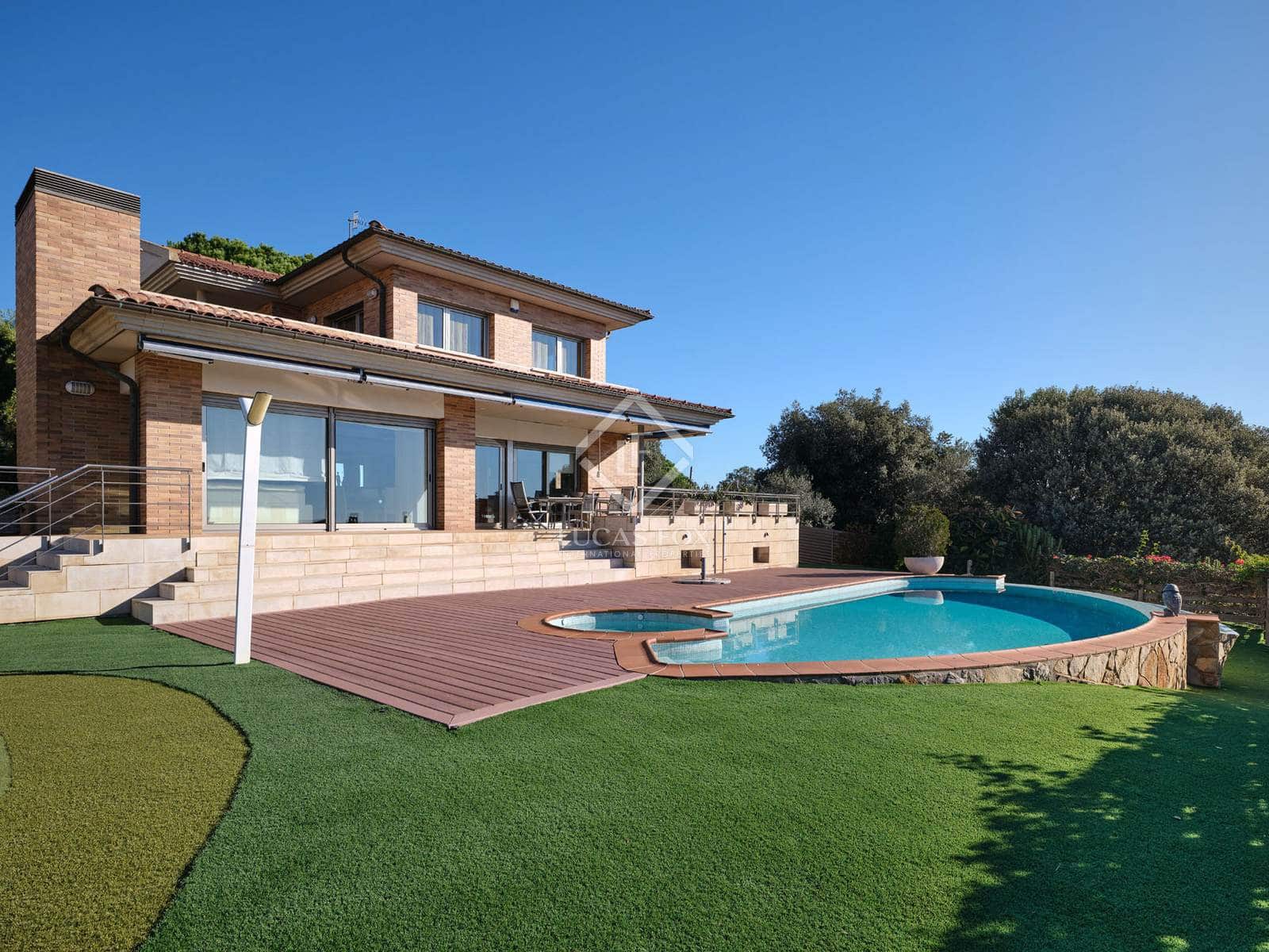 5 makuuhuone Huvila myytävänä paikassa Sant Vicenc de Montalt mukana uima-altaan 
autotalli - 1 215 000 € (Ref: 8679204)