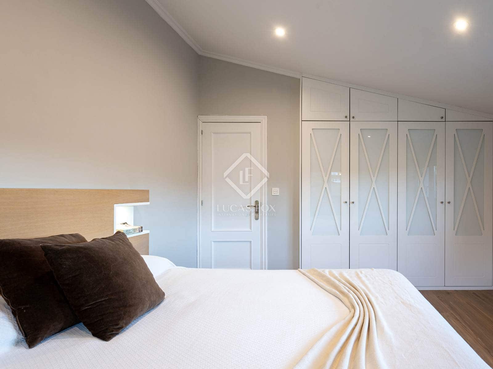 4 bedroom Villa for sale in Redondela with garage - € 545,000 (Ref: 8681037)