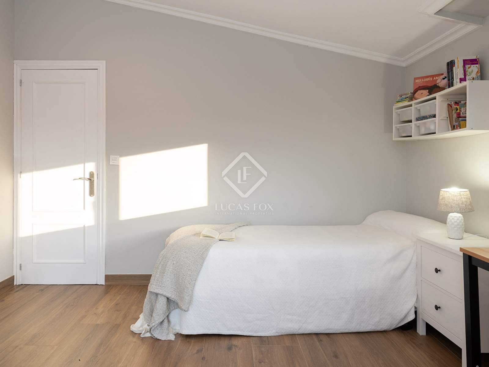 4 bedroom Villa for sale in Redondela with garage - € 545,000 (Ref: 8681037)