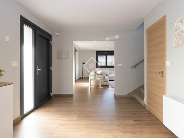 4 bedroom Villa for sale in Redondela with garage - € 545,000 (Ref: 8681037)