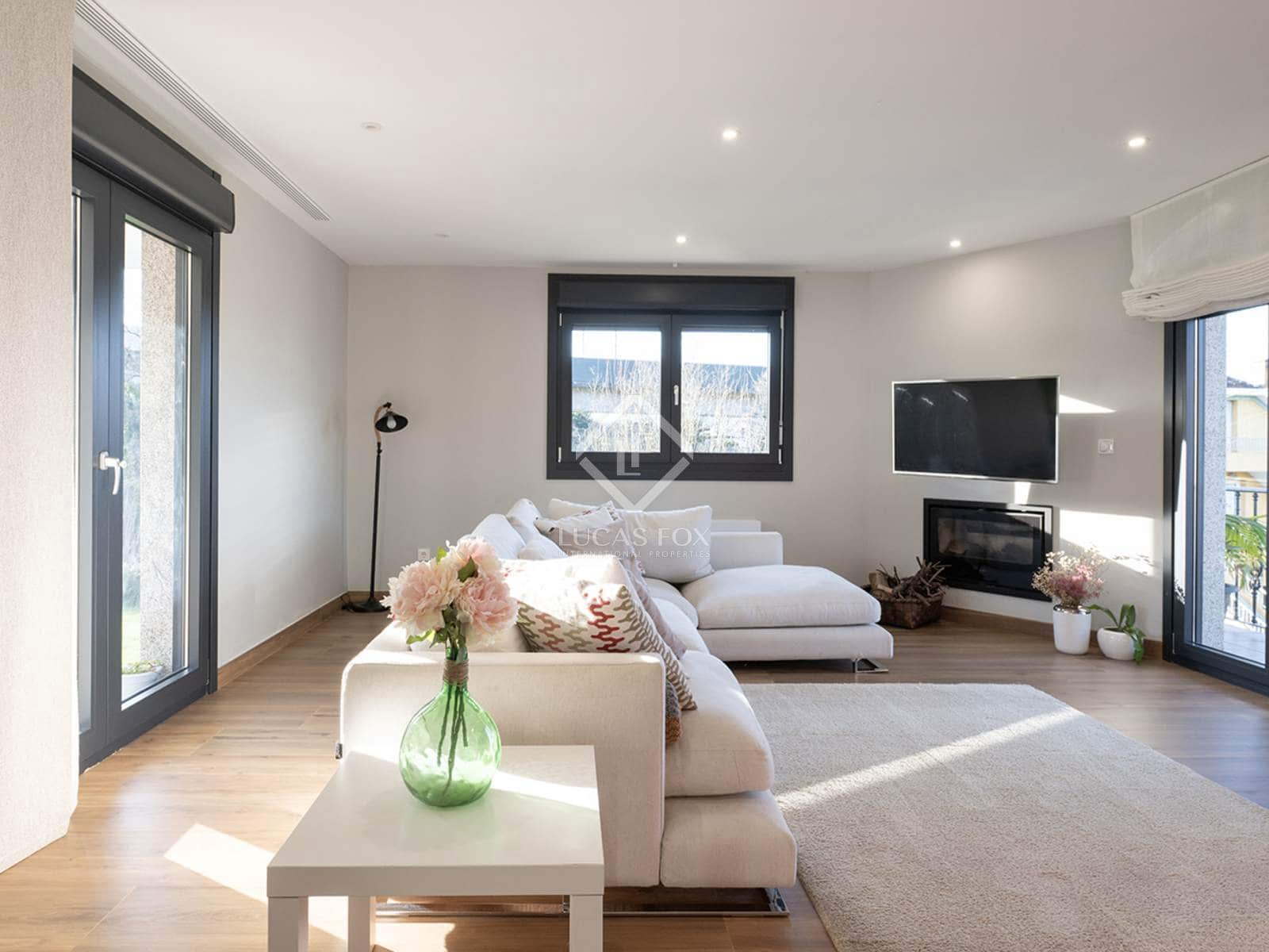 4 bedroom Villa for sale in Redondela with garage - € 545,000 (Ref: 8681037)