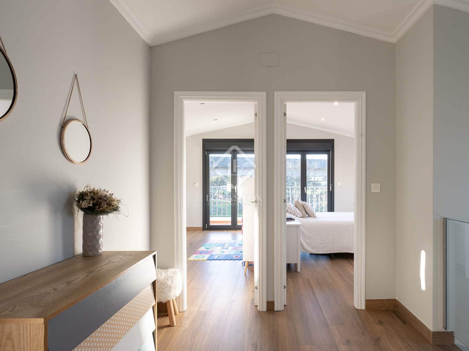 4 bedroom Villa for sale in Redondela with garage - € 545,000 (Ref: 8681037)