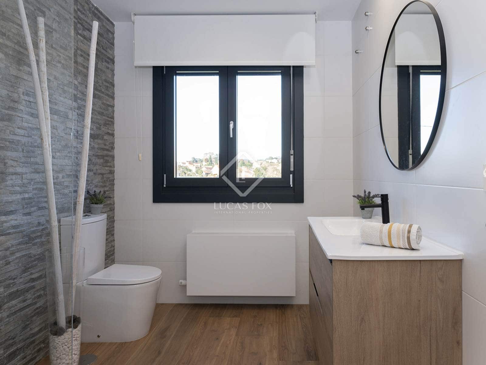 4 bedroom Villa for sale in Redondela with garage - € 545,000 (Ref: 8681037)