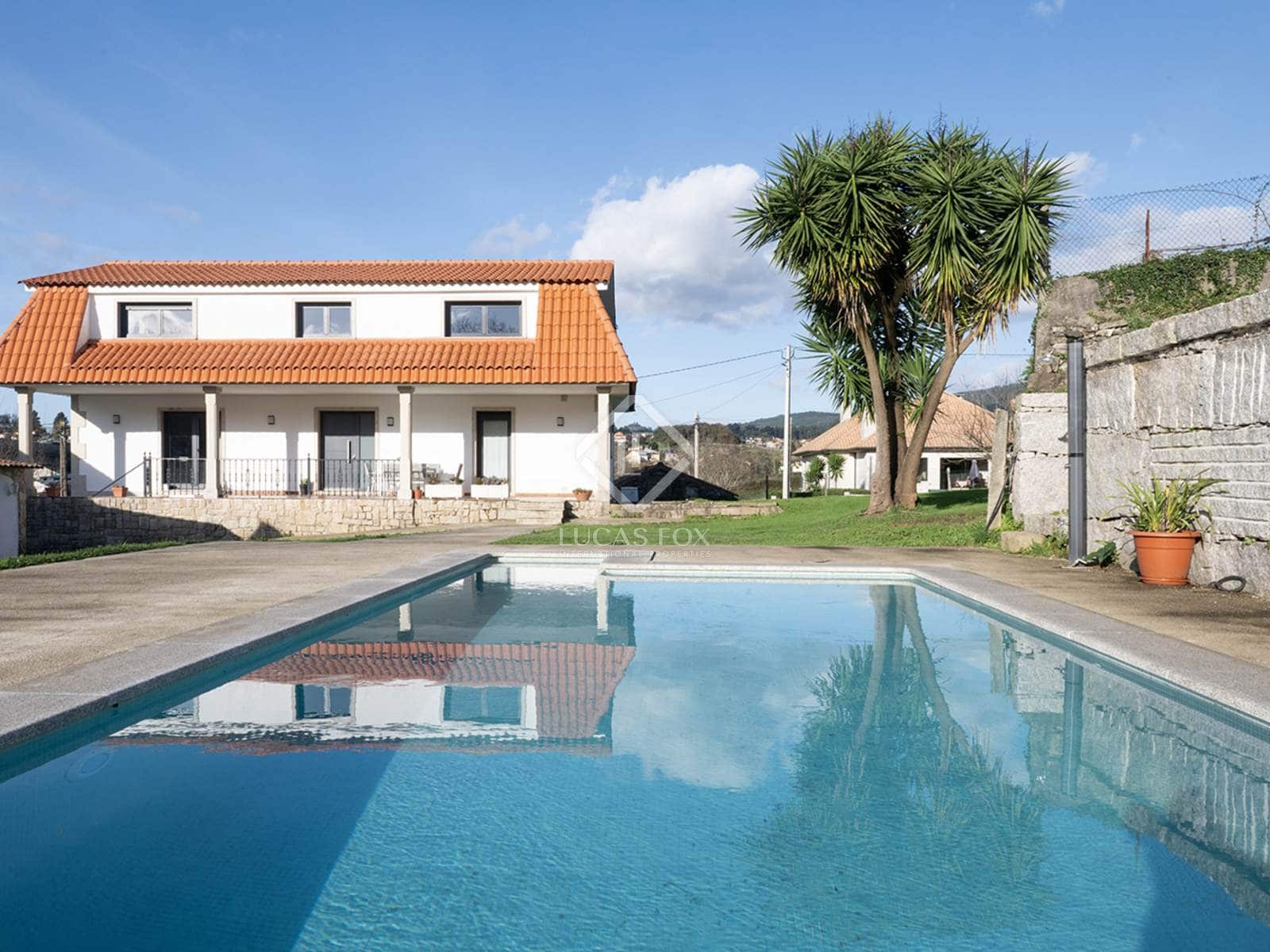 4 bedroom Villa for sale in Redondela with garage - € 545,000 (Ref: 8681037)