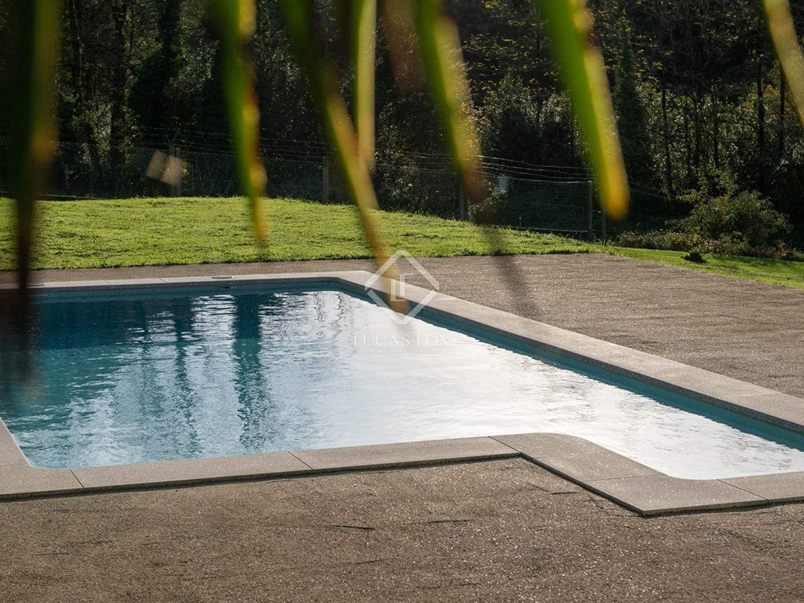 4 bedroom Villa for sale in Redondela with garage - € 545,000 (Ref: 8681037)