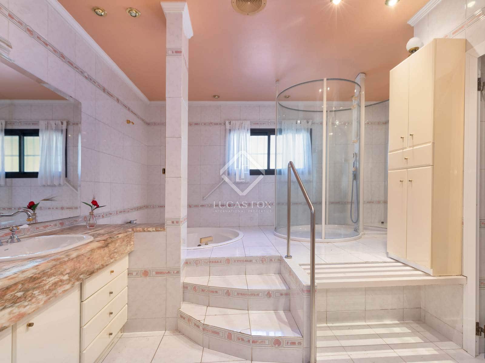 6 soveværelse Villa til salg i Lloret de Mar med swimmingpool garage - € 1.925.000 (Ref: 8686675)