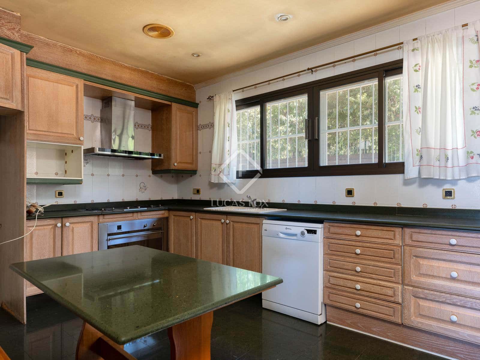 6 soveværelse Villa til salg i Lloret de Mar med swimmingpool garage - € 1.925.000 (Ref: 8686675)