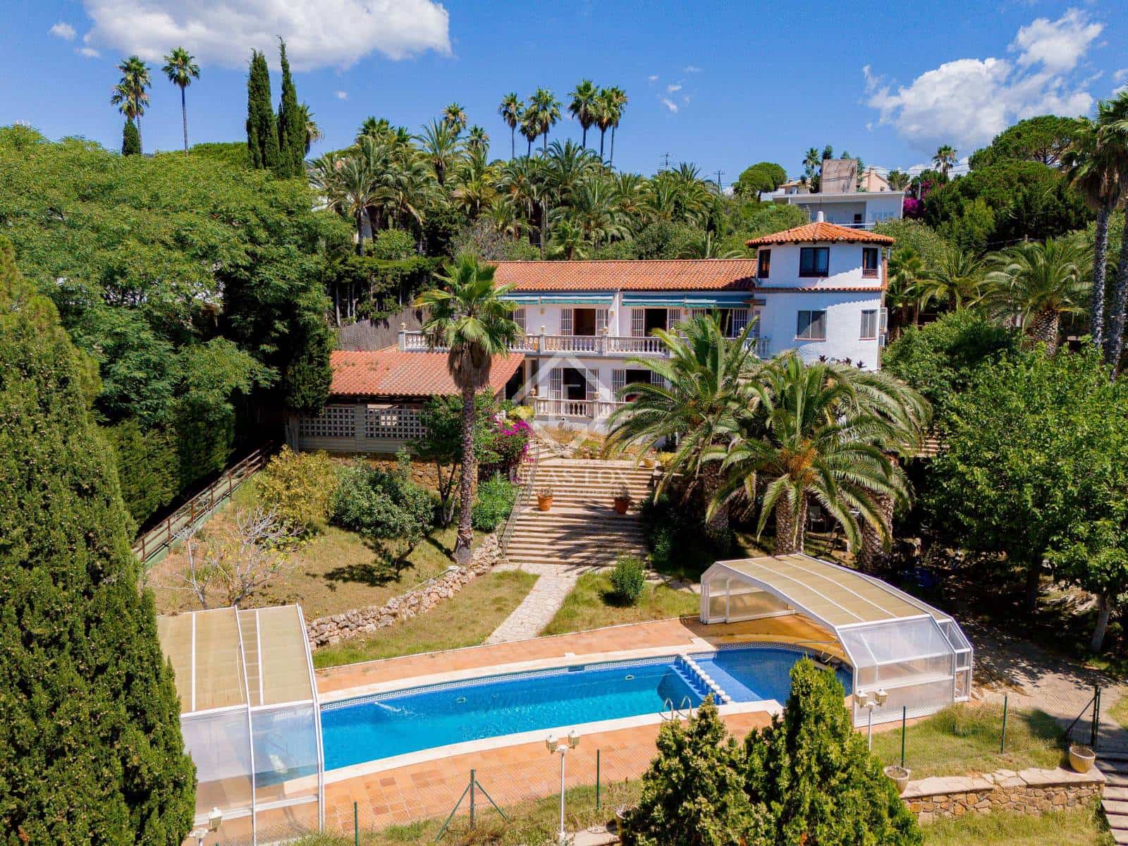6 soveværelse Villa til salg i Lloret de Mar med swimmingpool garage - € 1.925.000 (Ref: 8686675)