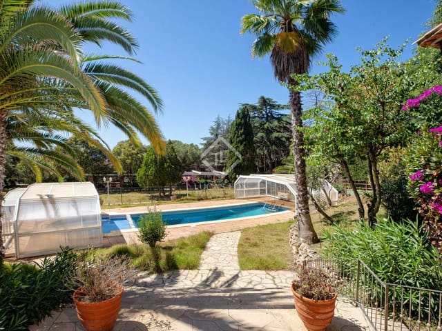 6 sypialnia Willa na sprzedaż w Lloret de Mar z basenem garażem - 1 925 000 € (Ref: 8686675)