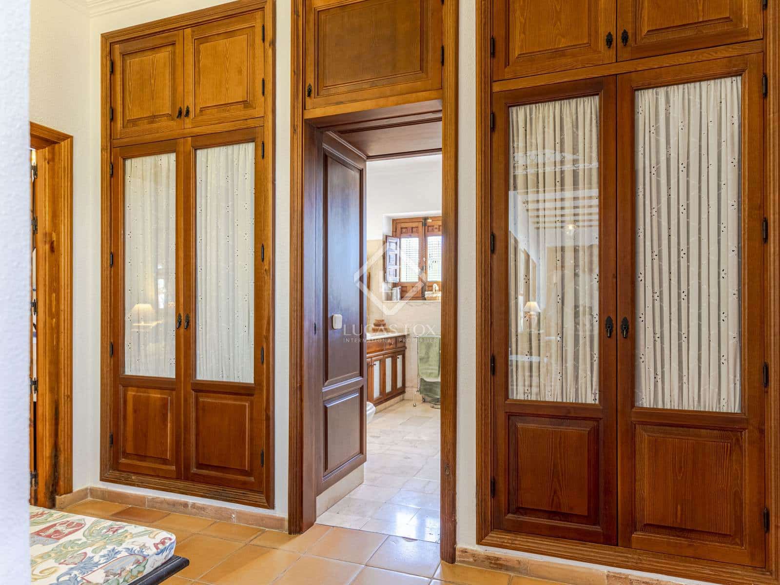 9 soveværelse Finca/Landehus til salg i Motril med swimmingpool garage - € 2.350.000 (Ref: 8688068)