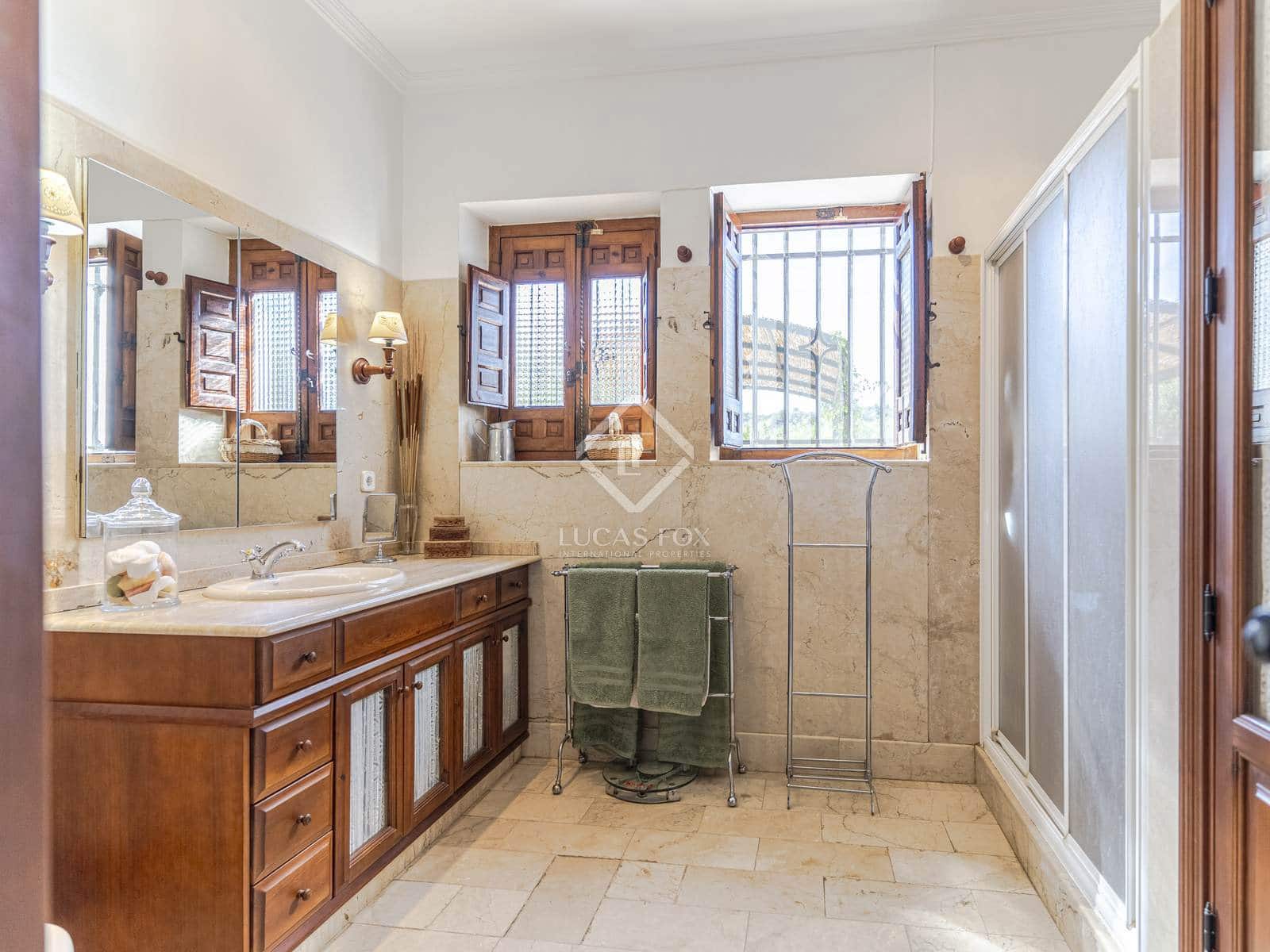 9 soveværelse Finca/Landehus til salg i Motril med swimmingpool garage - € 2.350.000 (Ref: 8688068)