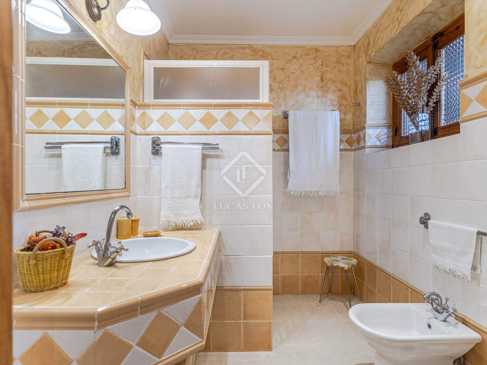 9 soveværelse Finca/Landehus til salg i Motril med swimmingpool garage - € 2.350.000 (Ref: 8688068)