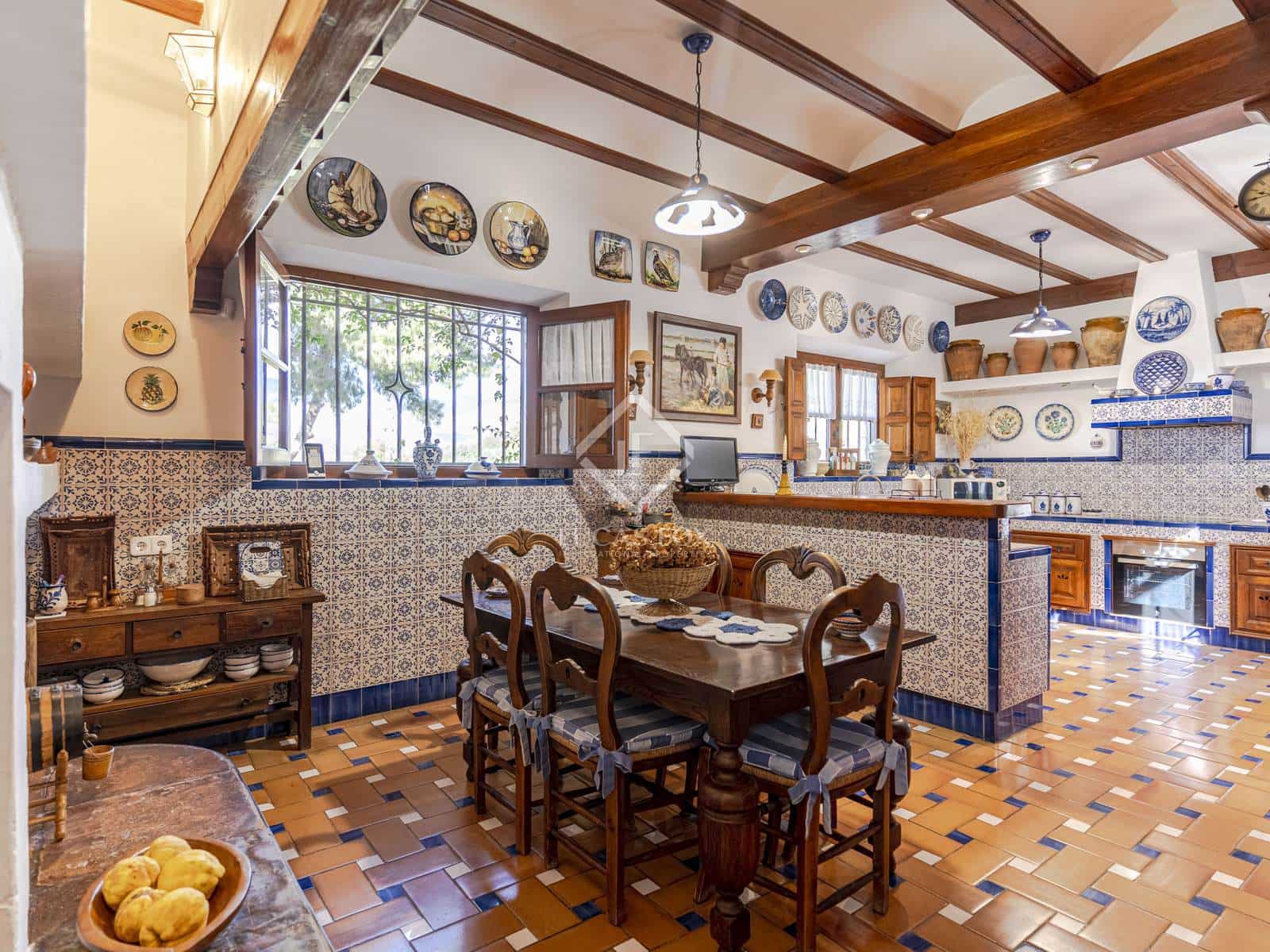 9 soveværelse Finca/Landehus til salg i Motril med swimmingpool garage - € 2.350.000 (Ref: 8688068)