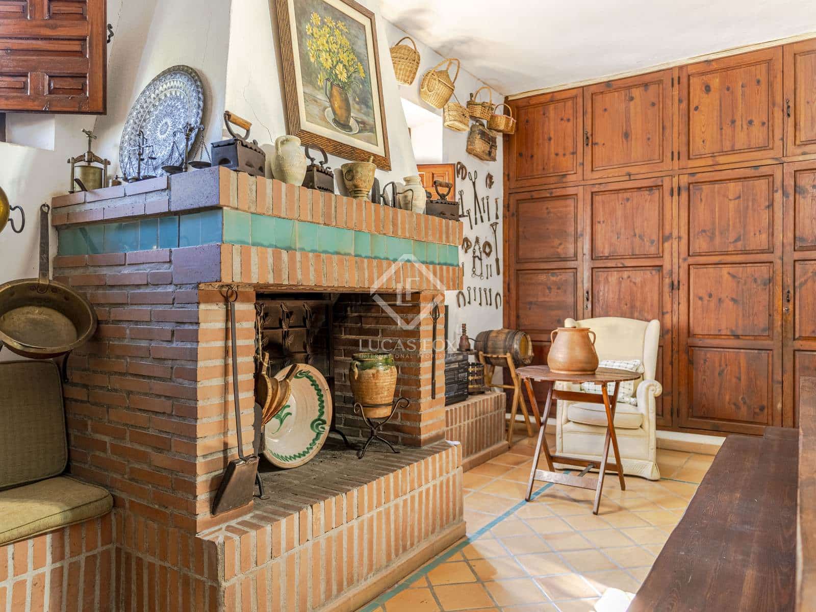 9 soveværelse Finca/Landehus til salg i Motril med swimmingpool garage - € 2.350.000 (Ref: 8688068)