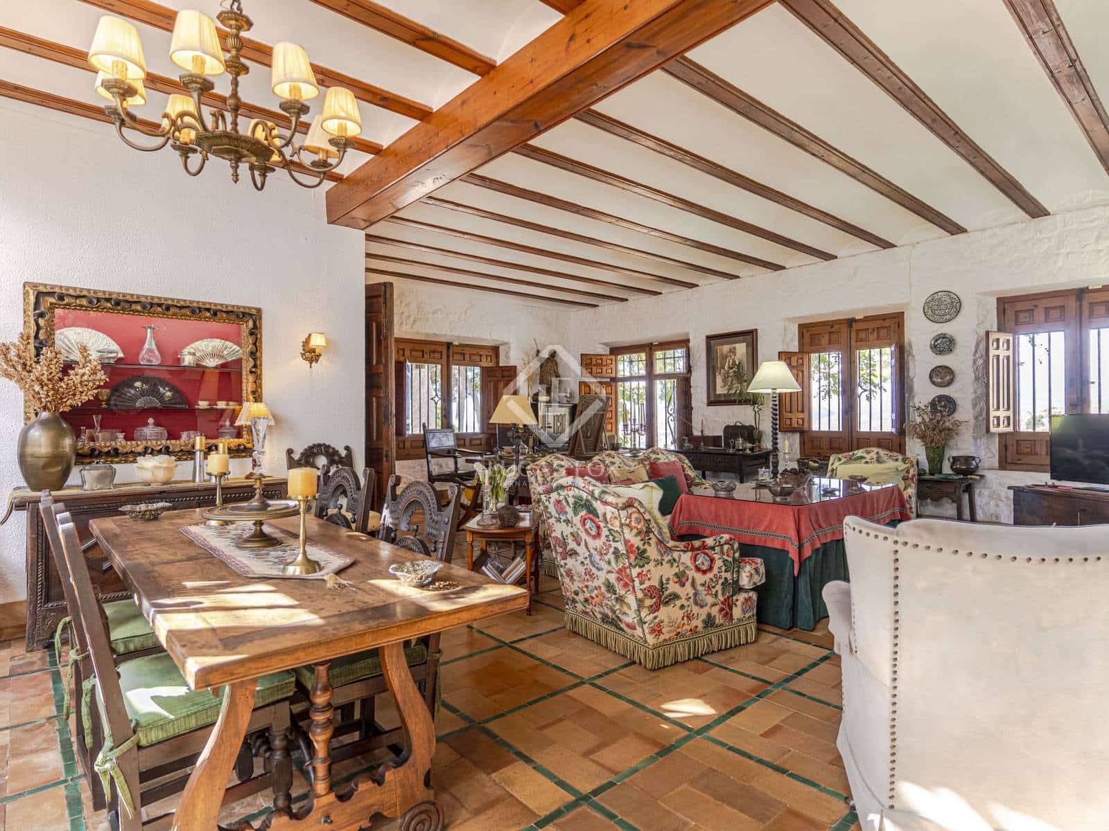 9 soveværelse Finca/Landehus til salg i Motril med swimmingpool garage - € 2.350.000 (Ref: 8688068)