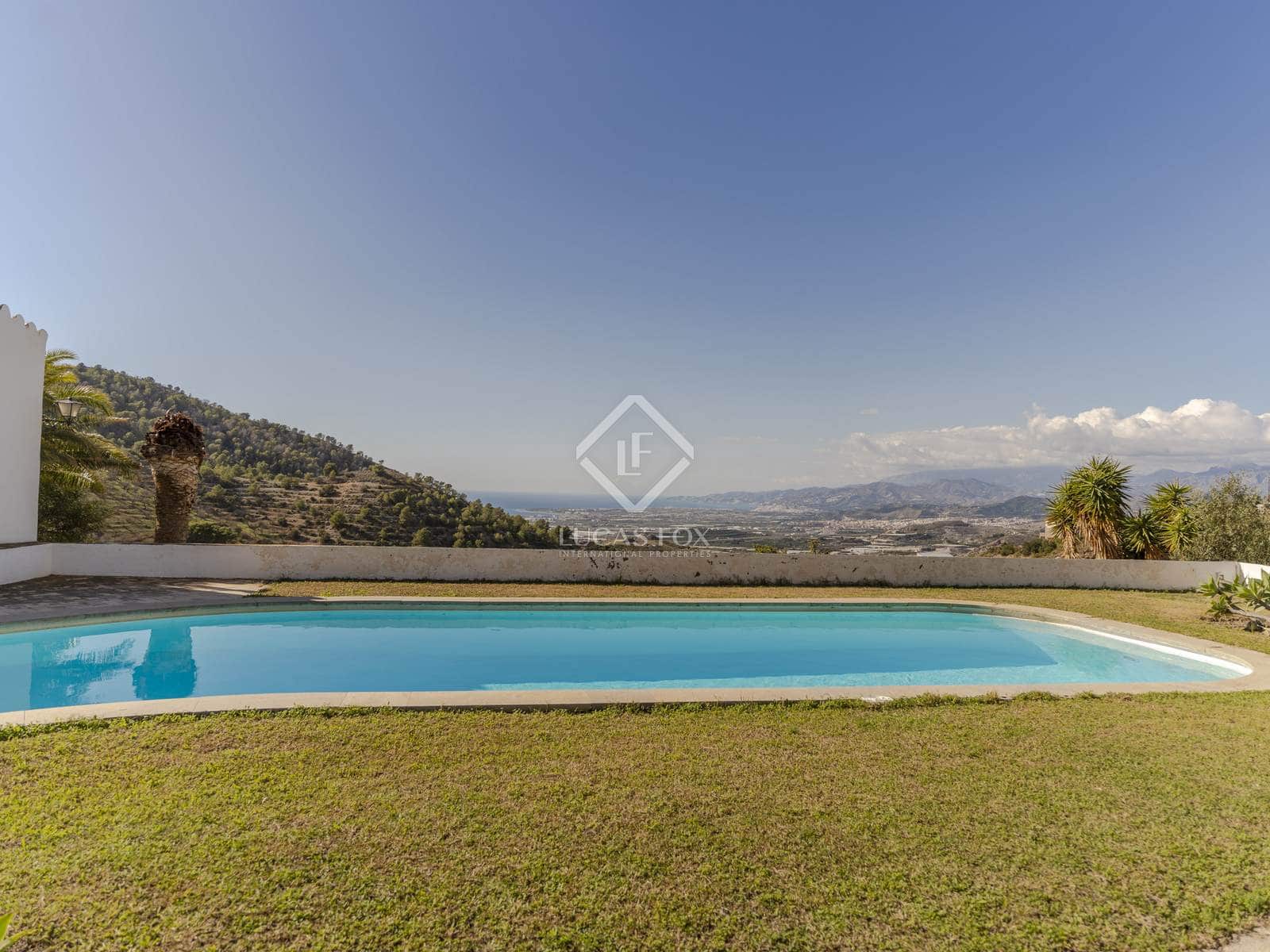 9 soveværelse Finca/Landehus til salg i Motril med swimmingpool garage - € 2.350.000 (Ref: 8688068)