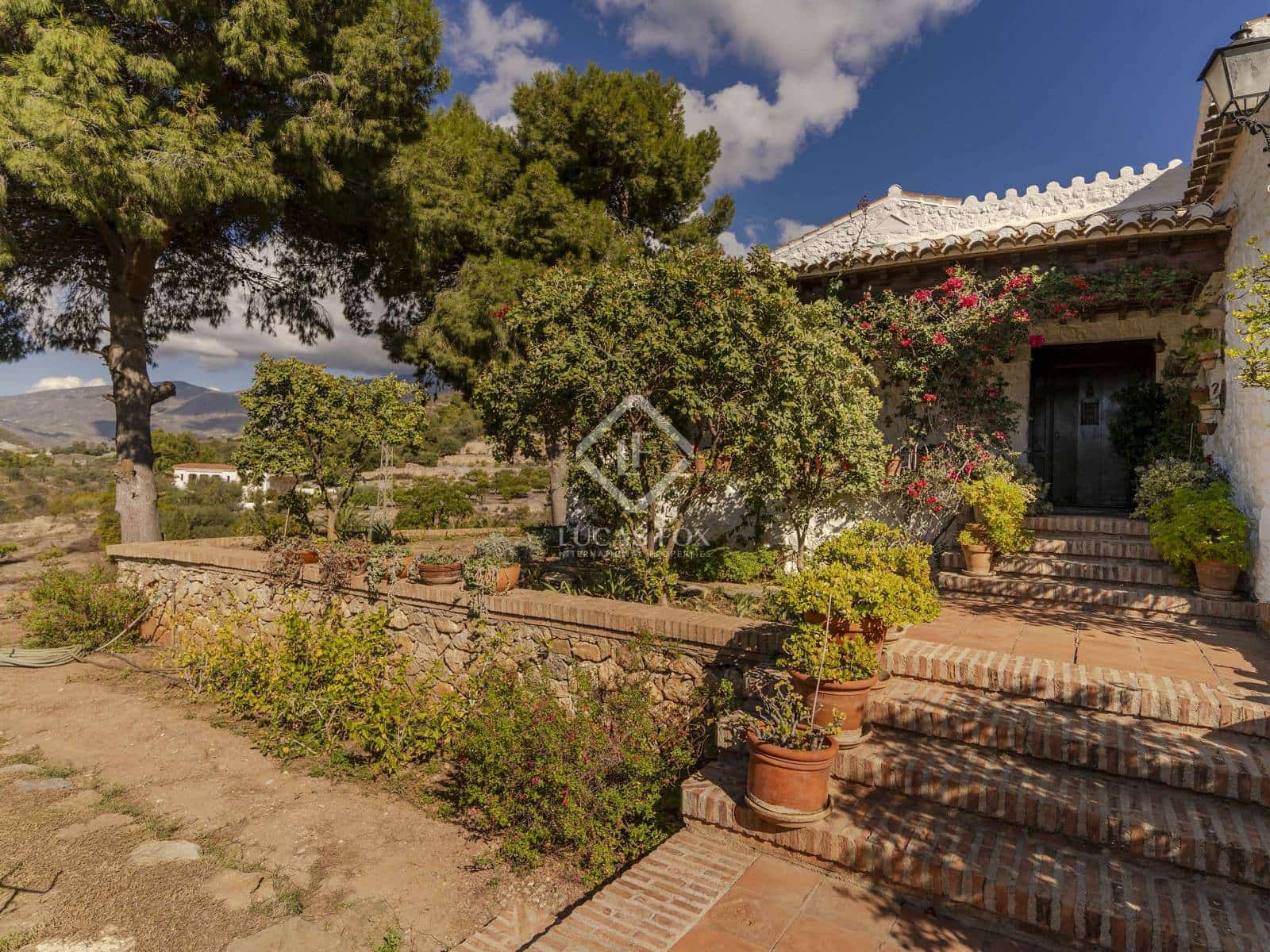 9 soveværelse Finca/Landehus til salg i Motril med swimmingpool garage - € 2.350.000 (Ref: 8688068)