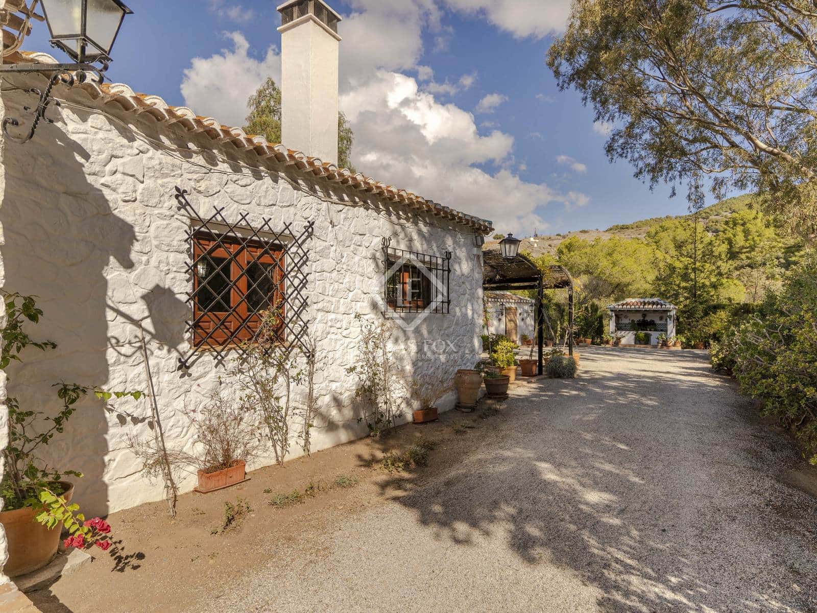 9 soveværelse Finca/Landehus til salg i Motril med swimmingpool garage - € 2.350.000 (Ref: 8688068)