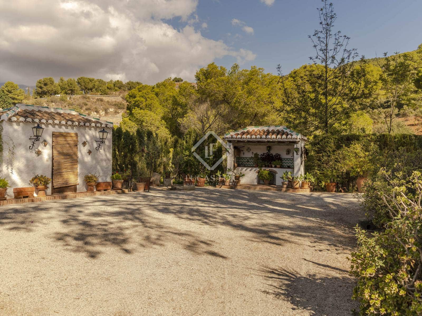 9 soveværelse Finca/Landehus til salg i Motril med swimmingpool garage - € 2.350.000 (Ref: 8688068)