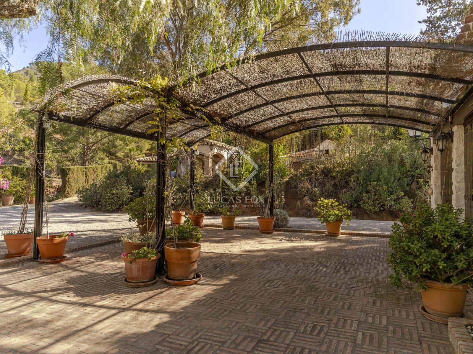 9 soveværelse Finca/Landehus til salg i Motril med swimmingpool garage - € 2.350.000 (Ref: 8688068)