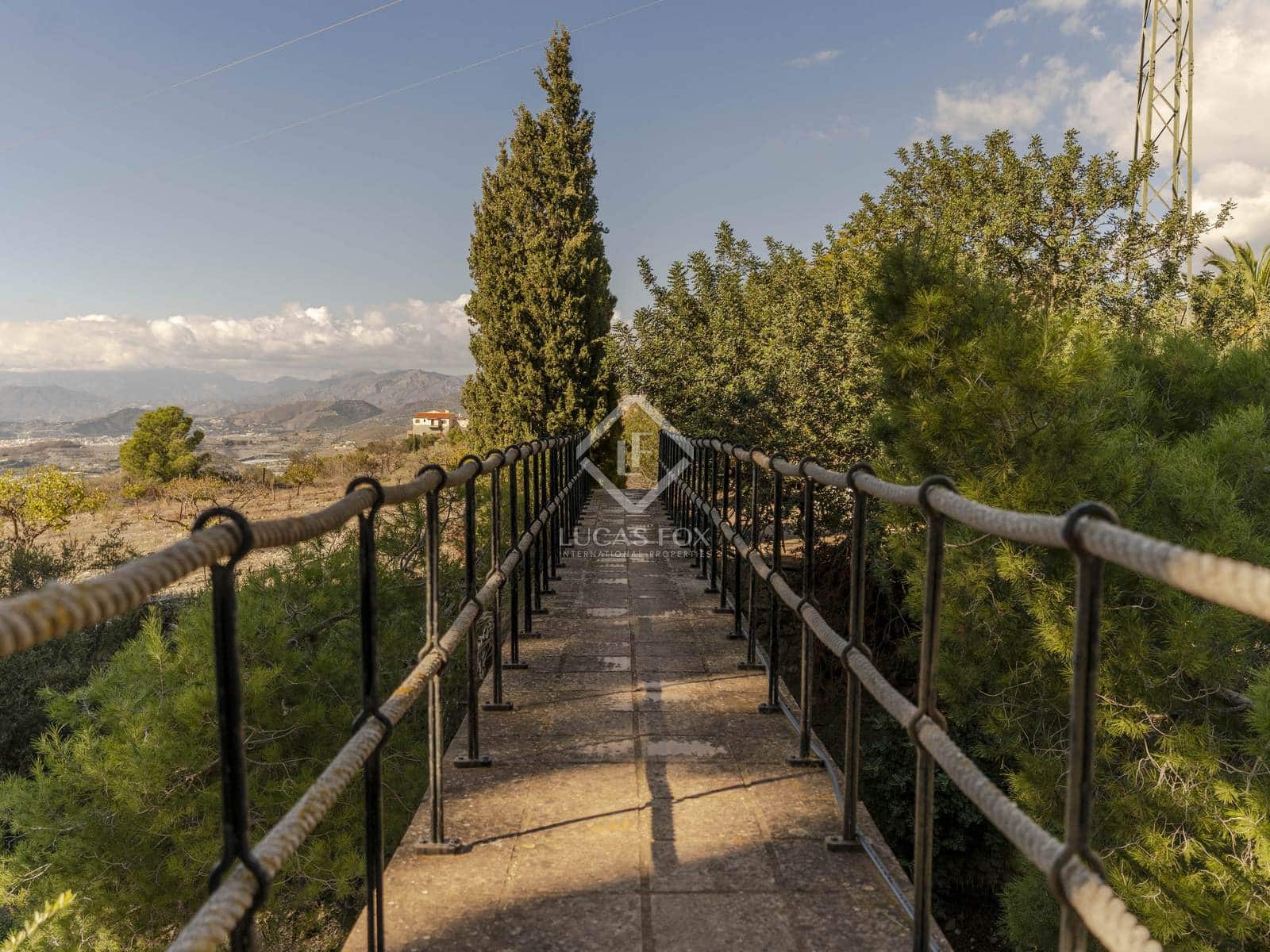 9 soveværelse Finca/Landehus til salg i Motril med swimmingpool garage - € 2.350.000 (Ref: 8688068)