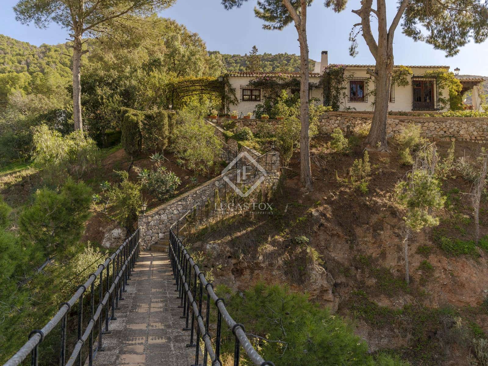 9 soveværelse Finca/Landehus til salg i Motril med swimmingpool garage - € 2.350.000 (Ref: 8688068)