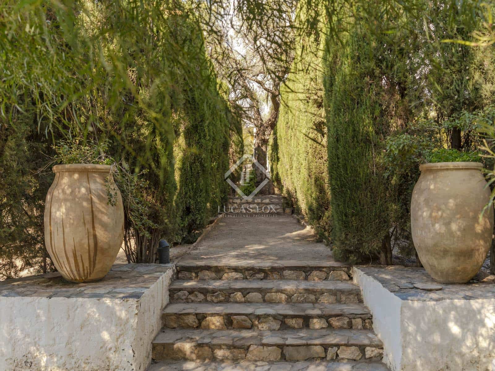 9 soveværelse Finca/Landehus til salg i Motril med swimmingpool garage - € 2.350.000 (Ref: 8688068)