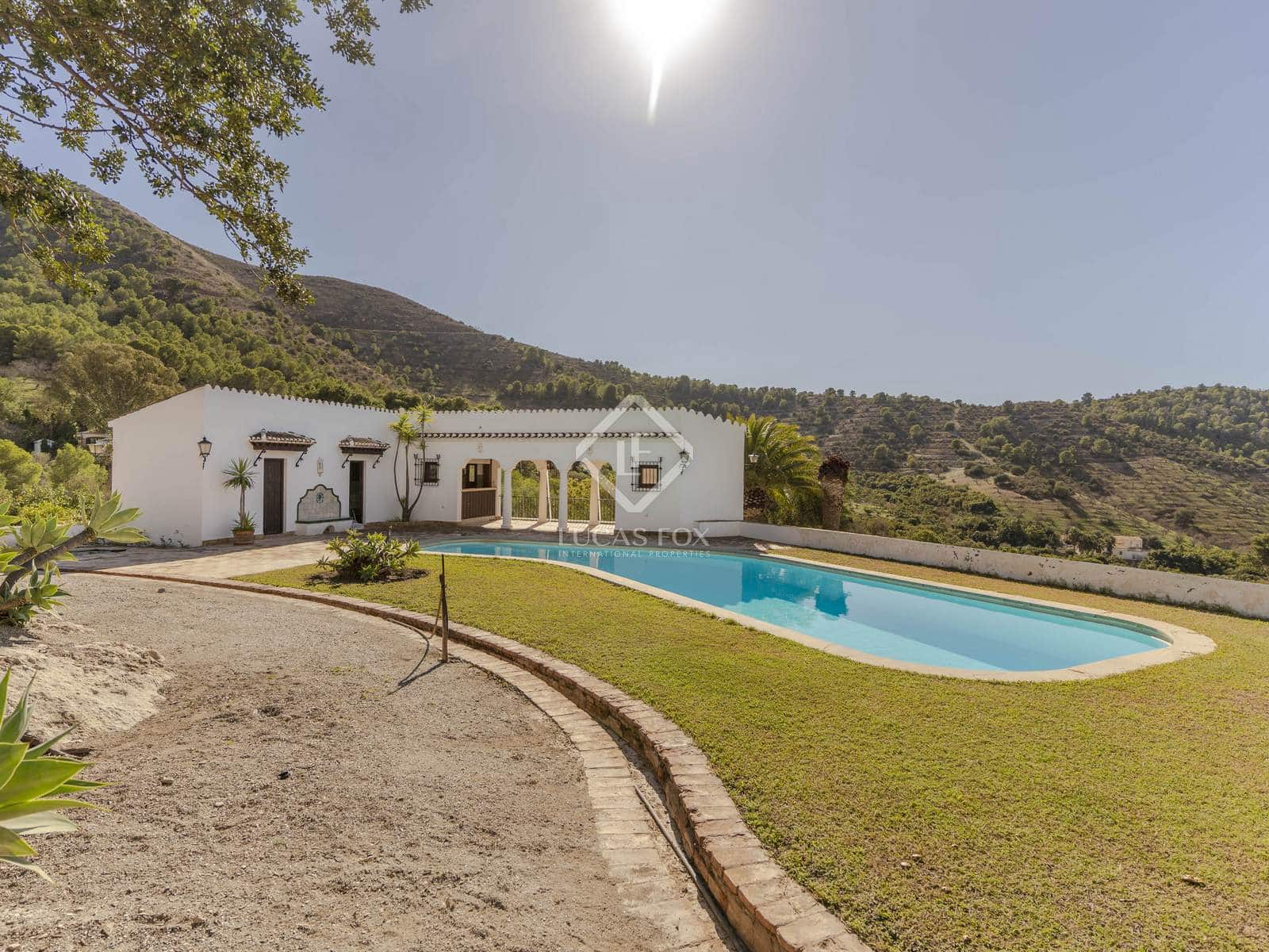 9 soveværelse Finca/Landehus til salg i Motril med swimmingpool garage - € 2.350.000 (Ref: 8688068)