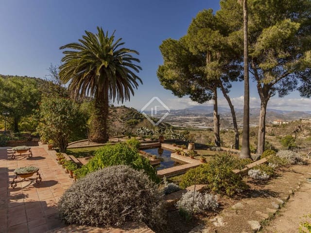 9 soverom Finca/Herregård til salgs i Motril med svømmebasseng garasje - € 2 350 000 (Ref: 8688068)