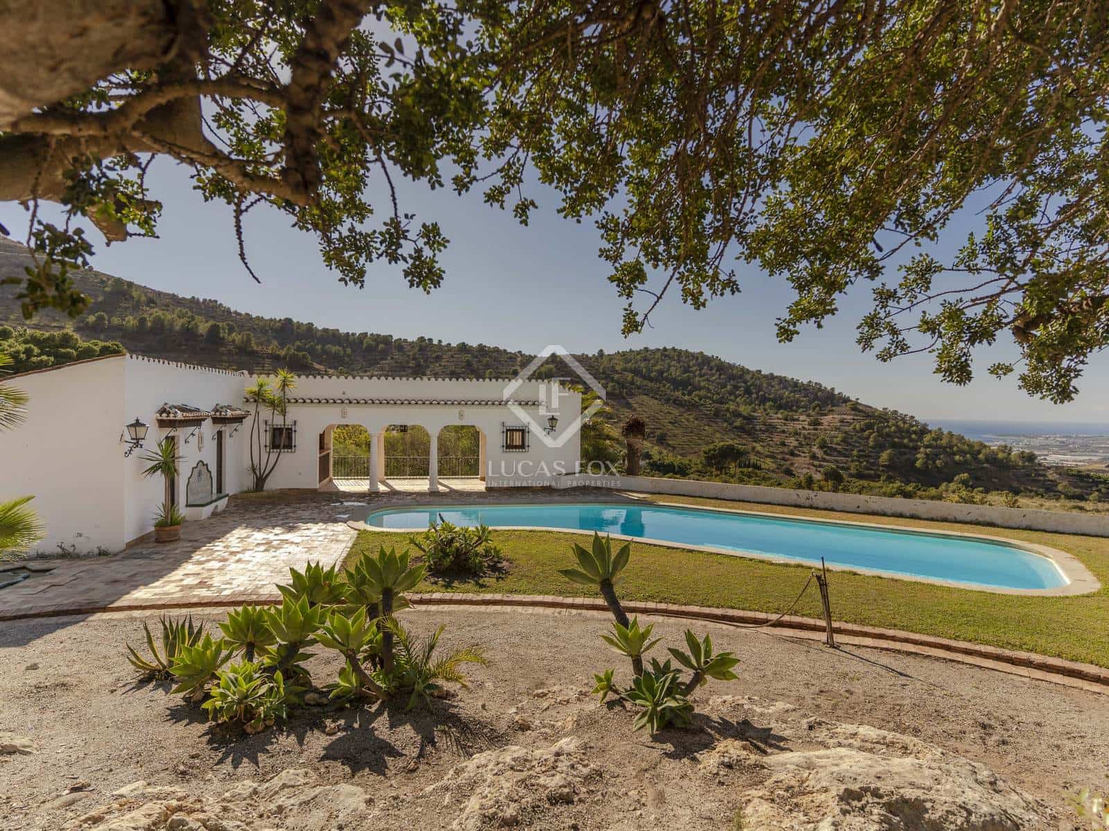 9 soveværelse Finca/Landehus til salg i Motril med swimmingpool garage - € 2.350.000 (Ref: 8688068)