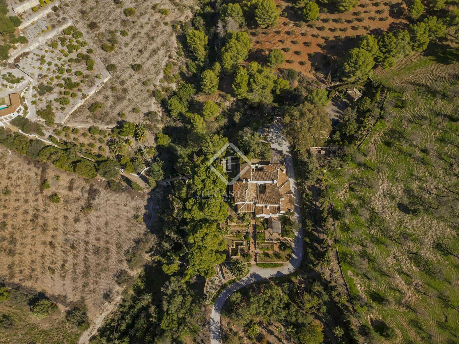 9 soveværelse Finca/Landehus til salg i Motril med swimmingpool garage - € 2.350.000 (Ref: 8688068)