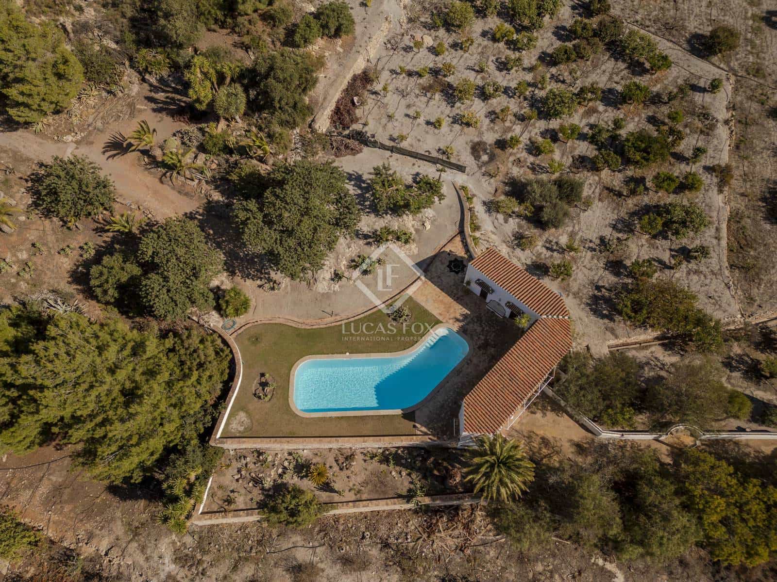 9 soveværelse Finca/Landehus til salg i Motril med swimmingpool garage - € 2.350.000 (Ref: 8688068)