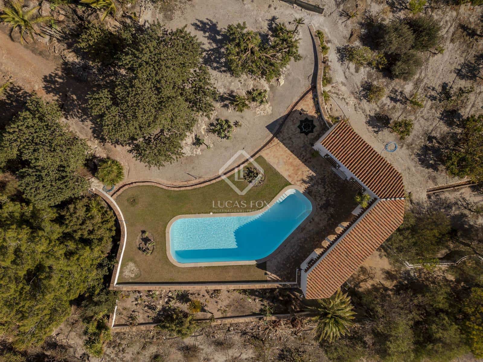 9 soveværelse Finca/Landehus til salg i Motril med swimmingpool garage - € 2.350.000 (Ref: 8688068)