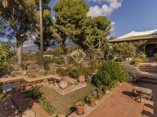 9 soverom Finca/Herregård til salgs i Motril med svømmebasseng garasje - € 2 350 000 (Ref: 8688068)