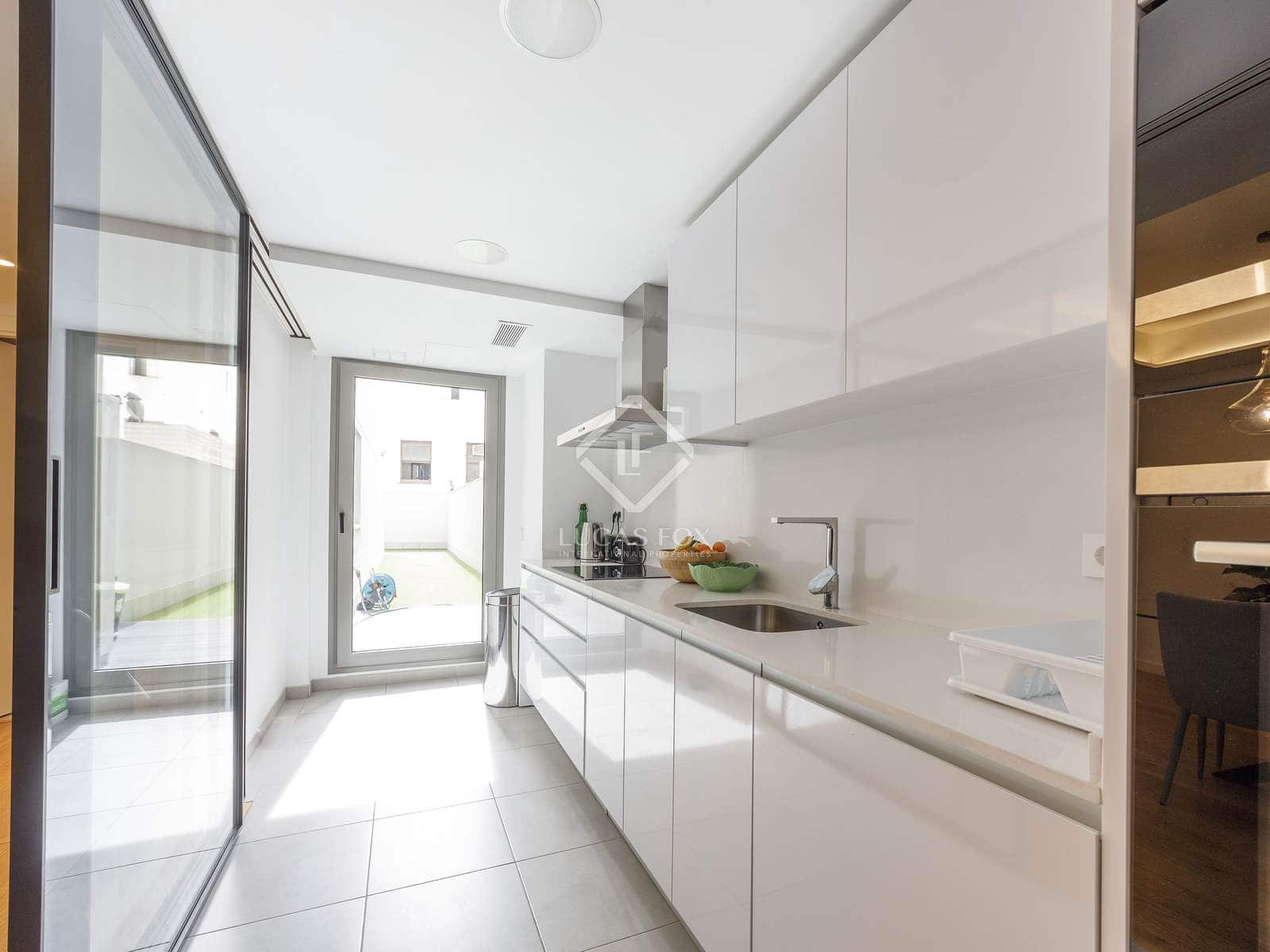 3 sovrum Lägenhet att hyra i Valencia stad - 3 500 € (Ref: 8688295)