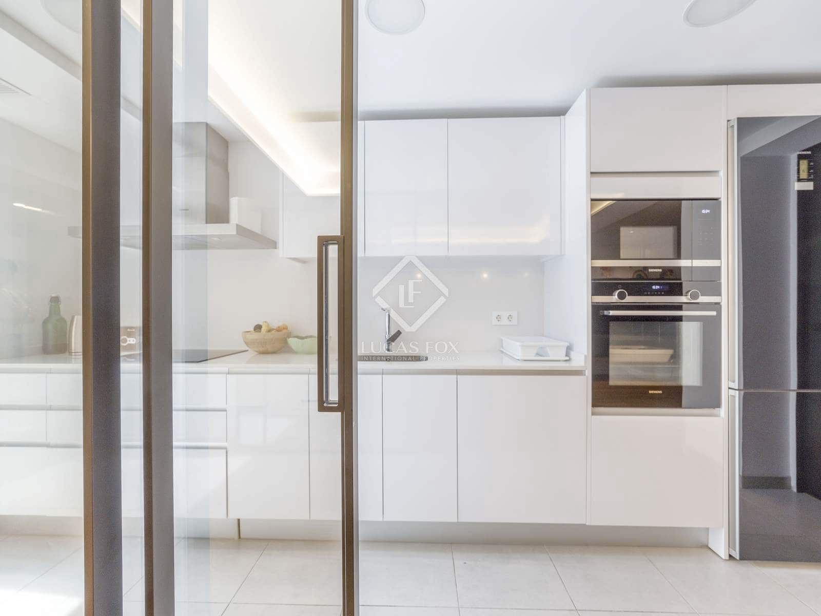 3 sovrum Lägenhet att hyra i Valencia stad - 3 500 € (Ref: 8688295)