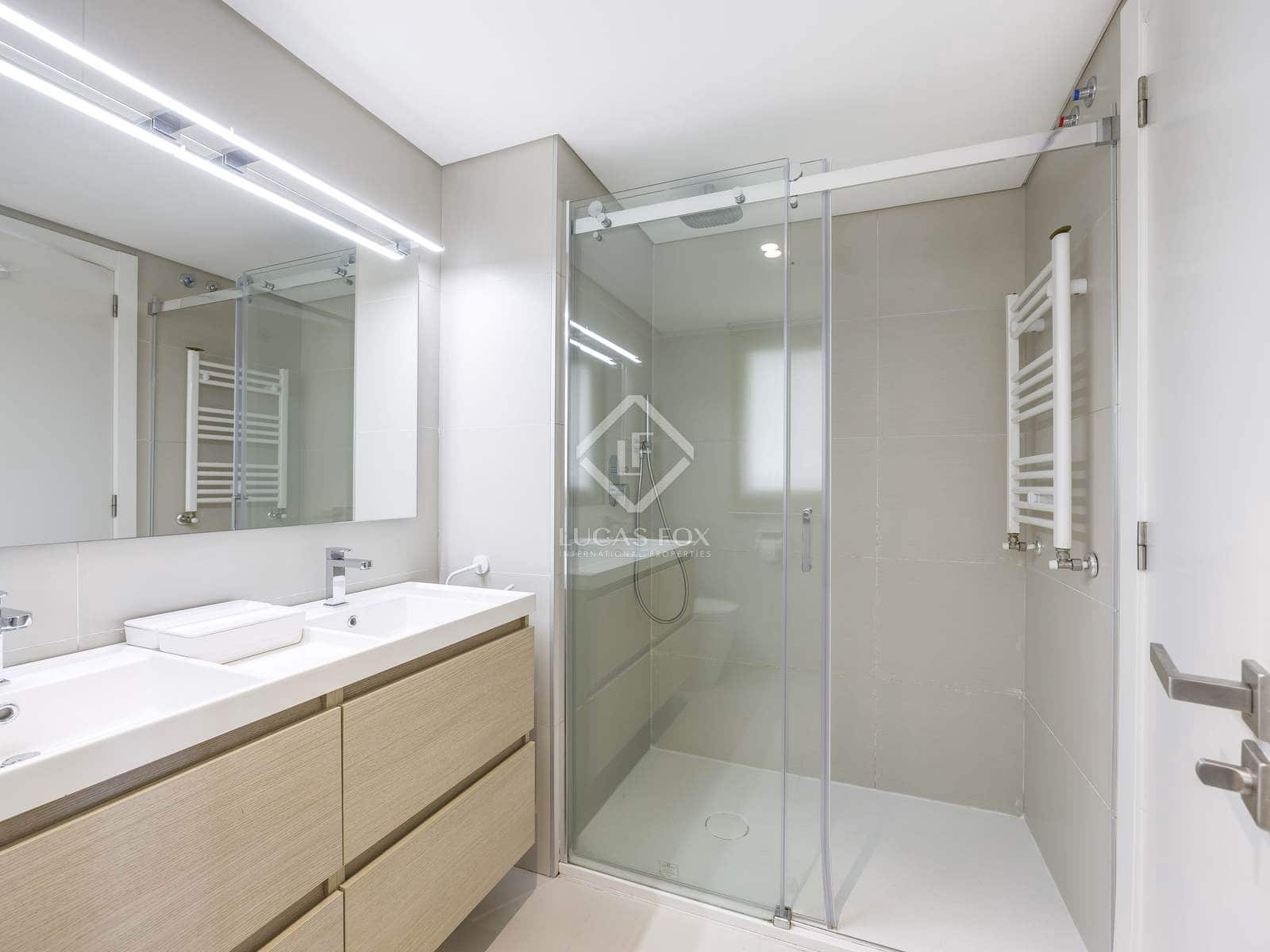 3 sovrum Lägenhet att hyra i Valencia stad - 3 500 € (Ref: 8688295)