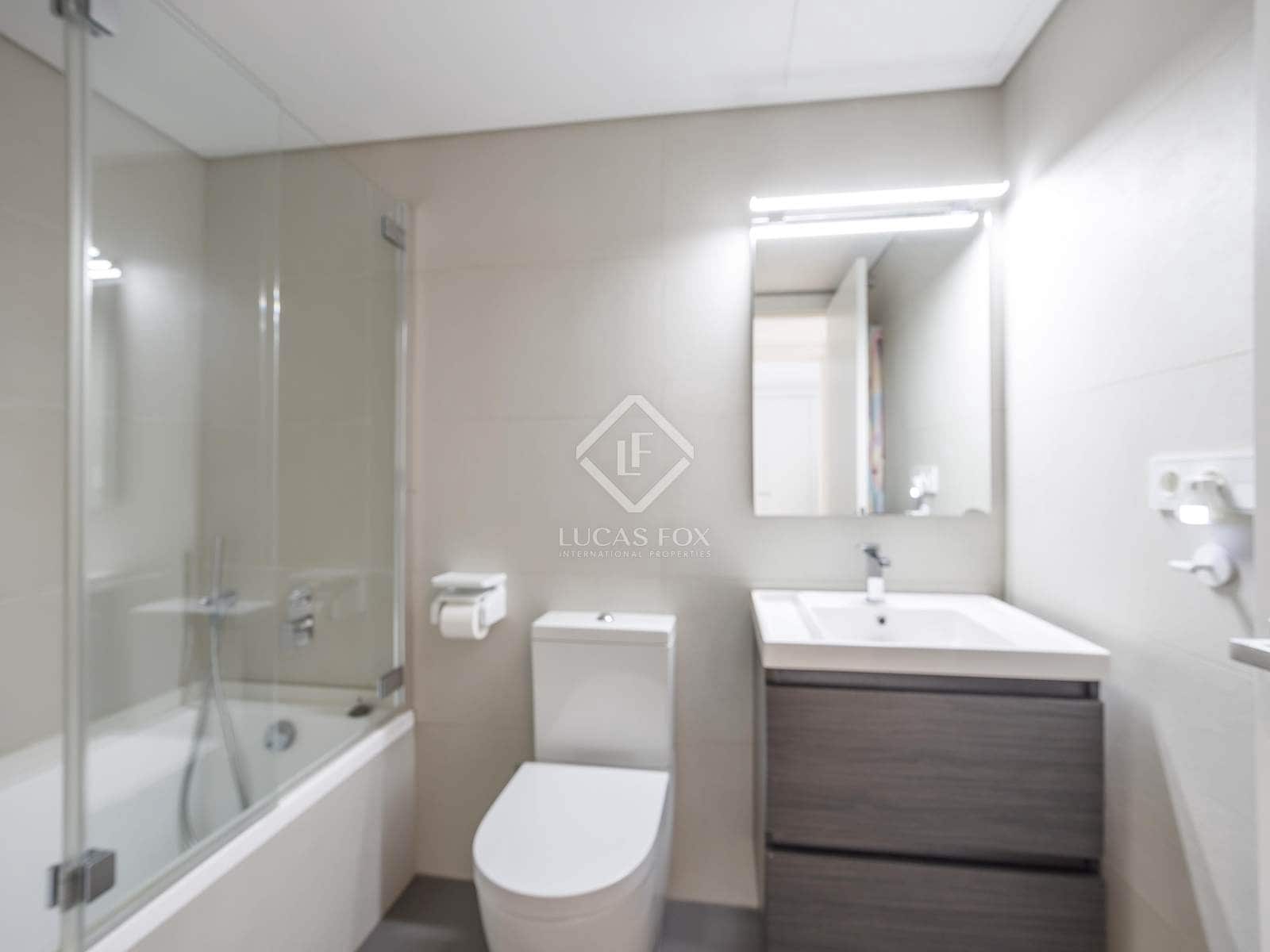 3 sovrum Lägenhet att hyra i Valencia stad - 3 500 € (Ref: 8688295)