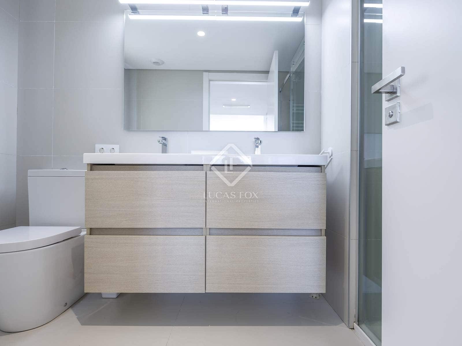 3 sovrum Lägenhet att hyra i Valencia stad - 3 500 € (Ref: 8688295)