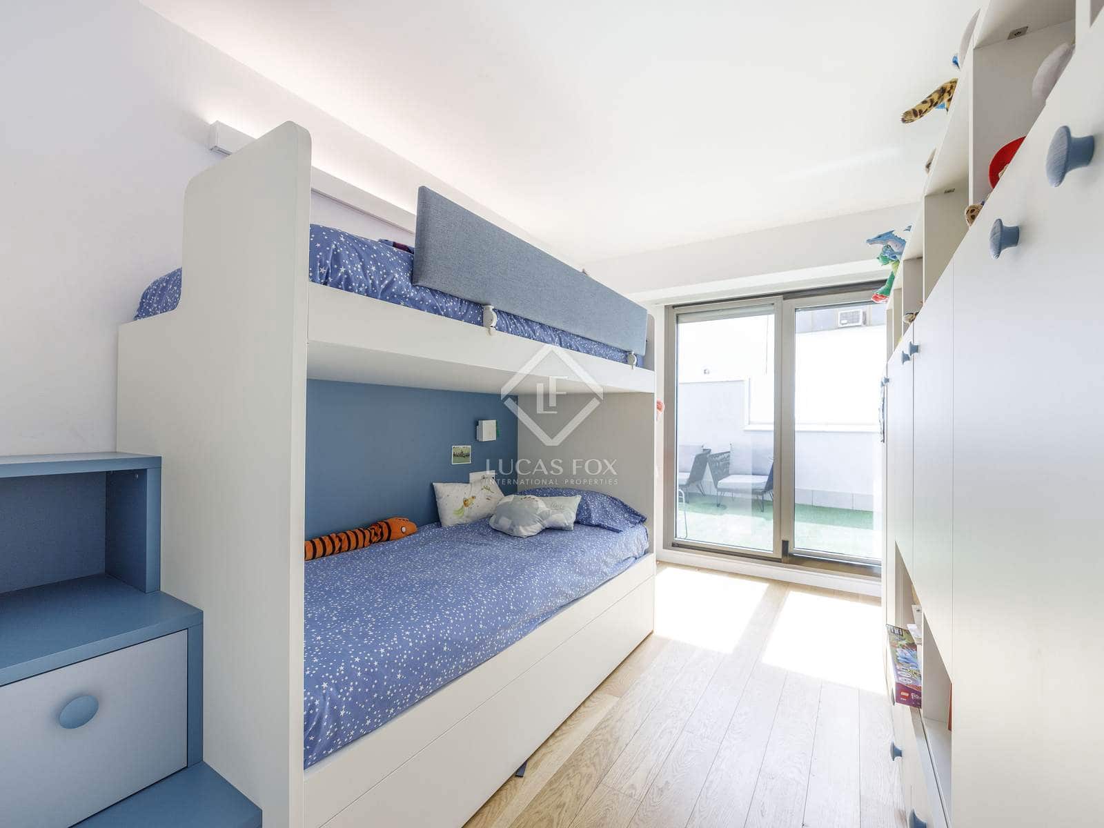 3 sovrum Lägenhet att hyra i Valencia stad - 3 500 € (Ref: 8688295)