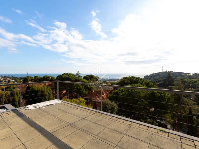 4 makuuhuone Huvila myytävänä paikassa Premià de Dalt mukana uima-altaan 
autotalli - 1 680 000 € (Ref: 8688310)